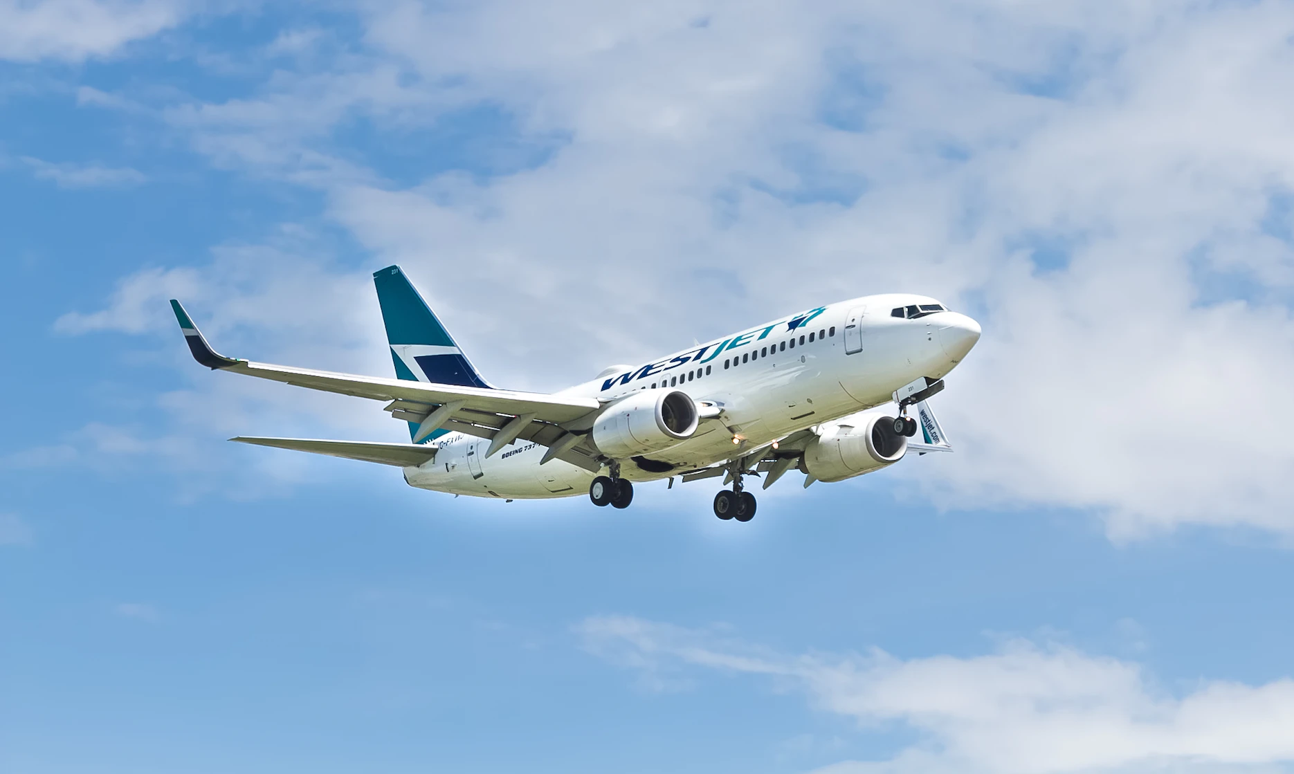 Lawsuit Filed Against Westjet by Employees Over Vaccine Mandates